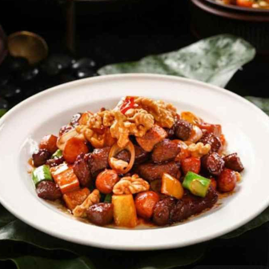 Fried Diced Beef Tenderloin with Cashew Nut in Maggie Sauce 美極腰果牛柳粒