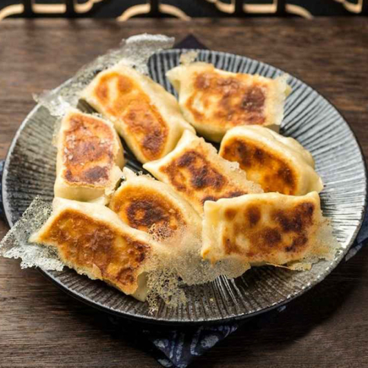 31. Pan Fried Pork & Chives Dumpling 生煎韭菜豬肉鍋貼