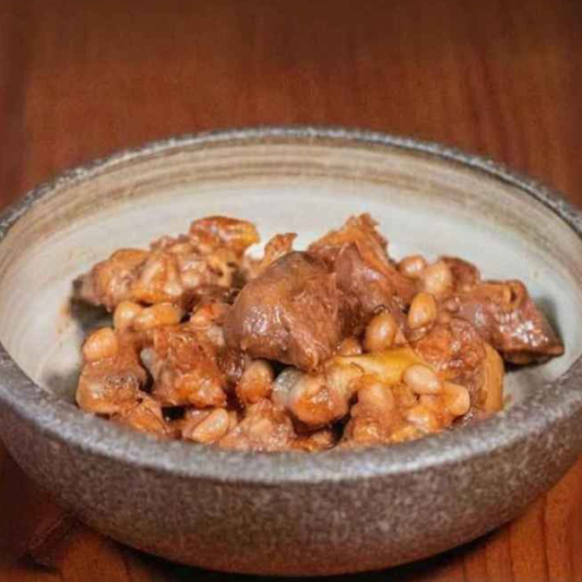 13. Pork Knuckles & Peanut with Red Bean Curd Sauce 南乳花生豬手