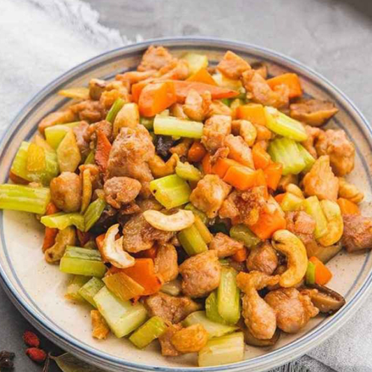 Diced Chicken with Cashew Nut 慶果雞丁