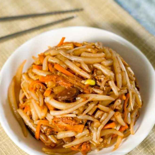 71. Stir Fried Mini Rice Noodles in XO Sauce XO醬家鄉銀針粉