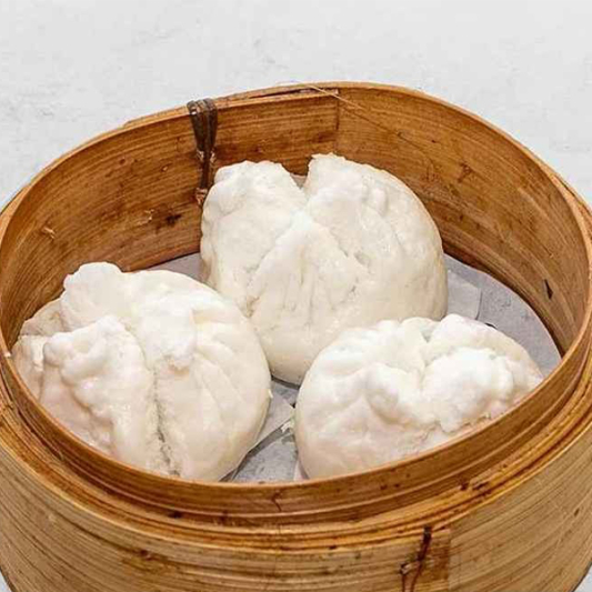 19. Steamed Bun with Chicken Ginger Juice 雞肉薑汁飽