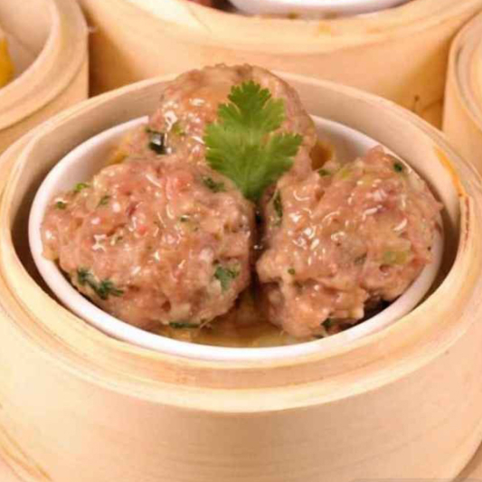6. Steamed Beef Ball with Bean Curd 鮮竹牛肉球