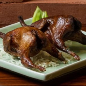 Crispy Quail 脆皮紅燒鵪鶉
