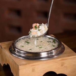 Fried Rice with Broth in Stone Pot 石鍋沸騰飯