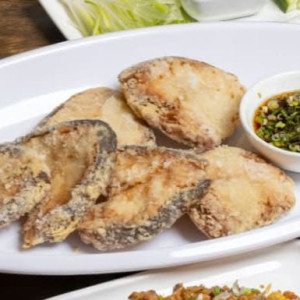 Deep-Fried Black Cod with Soy Sauce 煎封黑魚