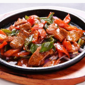 Stir-Fried Beef Tenderloin with Black Pepper 黑椒牛柳
