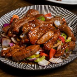 Stir-Fried Beef Tenderloin with Honey and Pepper 蜜椒牛柳