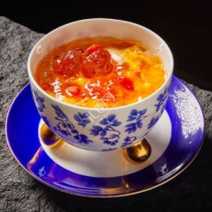 Peach Gum with Snow Pear, Red Dates and White Fungus 椰香紅棗雪梨銀耳燉桃膠