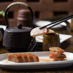 Lotus Root with Sticky Rice 西湖藕韻