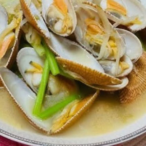 Boiled Clams with Oil and Salt 油鹽水煮花蜆