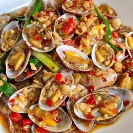 Stir-Fried Clams with Chili 辣炒花蜆