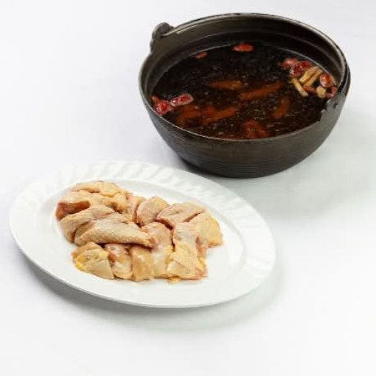 Chicken Hot Pot with Chinese Herb 滋補雞鍋 (需自煮）