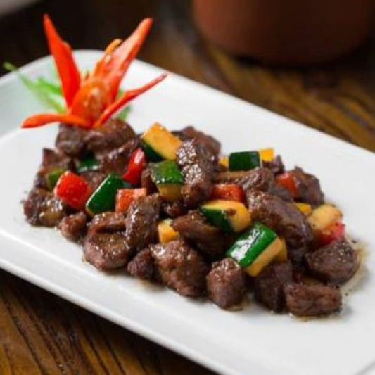 Stir-Fried Beef Tenderloin with Zucchini and Black Pepper 牛肉誘惑