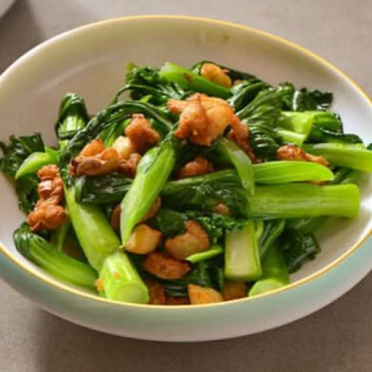 Stir-Fried Choy Sum Sprouts with Pork Lard Crisps 豬油渣炒菜心苗