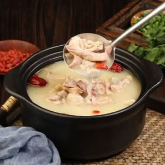 Boiled Chicken and Pig Tripe with White Pepper in Broth 豬肚雞