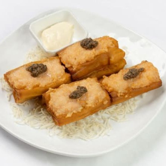 Shrimp Toast with Black Truffle Sauce 黑松露油條蝦多士