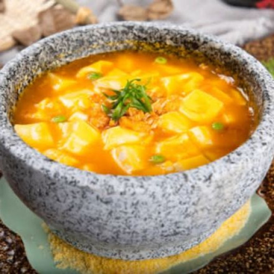 Egg Tofu with Crab Meat in Hot Pot 石鍋蟹黃玉子豆腐