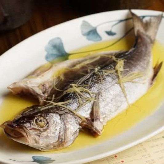 Steamed Sea Bass in Chicken Broth 雞汁鱸魚