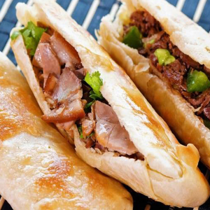Burger with Donkey Meat 驴肉火烧 