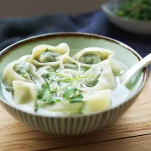 7006. Chinese Spring Vegetable Wonton Soup (12 pcs) 荠菜大馄饨 (122只)