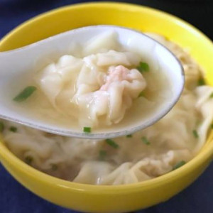 7009. Mini Wonton Soup (18 pcs) 鲜肉小馄饨 (18只)