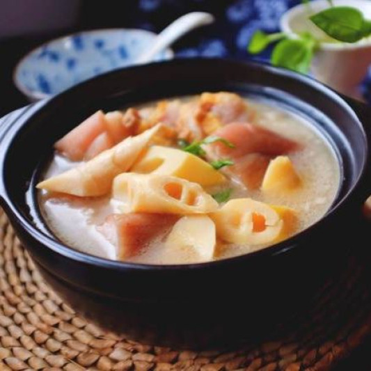 6001. Bamboo Shoot in Casserole 腌笃鲜