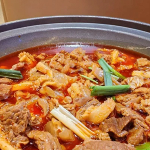 Red Soup Beef Offal Hotpot for 5-6 People (Including 6 Dipping Sauces)