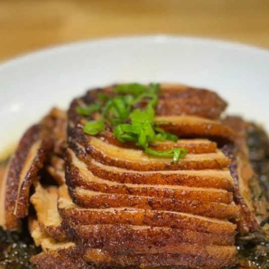 Seasoned Pork with Pickled Veggies