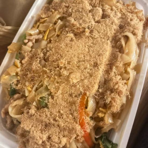 63. Thai Style Wide Noodles 泰式炒河粉