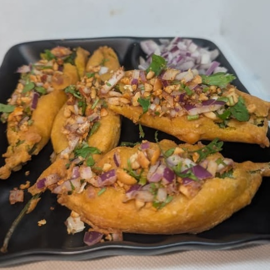 Stuffed Mirchi Bajji (4 pcs)