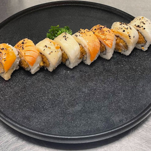 Grilled Salmon Maki 