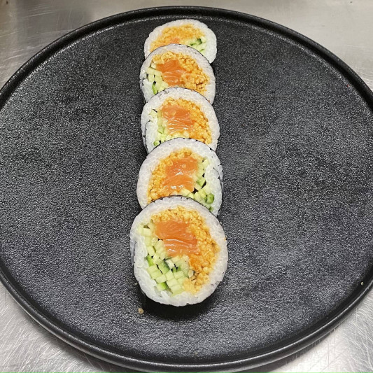 Spicy Salmon Sumomaki