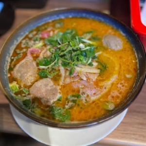 S6. Rare Beef and Beef Balls Sate Noodle Soup - Phở Sate