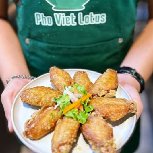 #5. Deep-Fried Chicken Wings (8 pcs)
