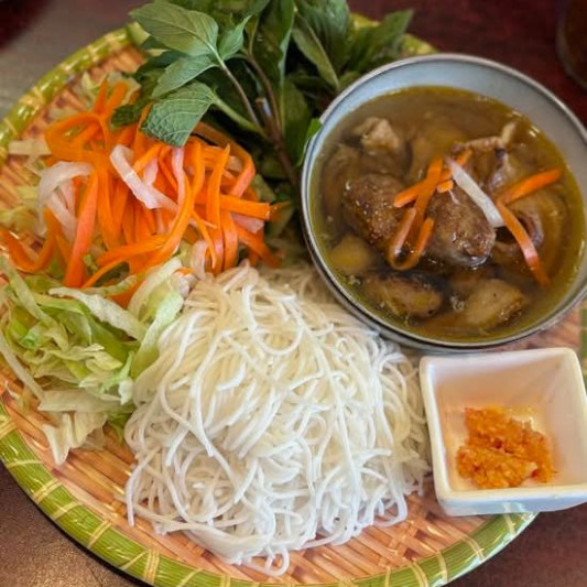 S5. Hanoi Style Grilled Pork with Vermicelli - B&uacute;n Cha Ha Noi