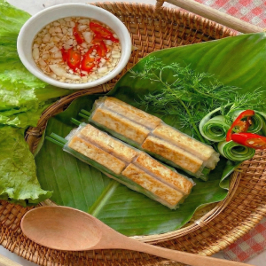 Stir-Fried Tofu Rolls (2 pcs)