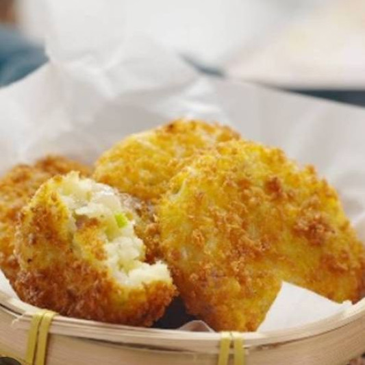 Japanese Fried Potato Cakes (2 pcs)