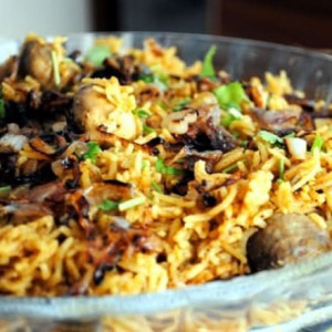 Mushroom Dum Bucket Biryani (For 4)