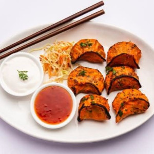 Butter Masala Momos (6 pcs)