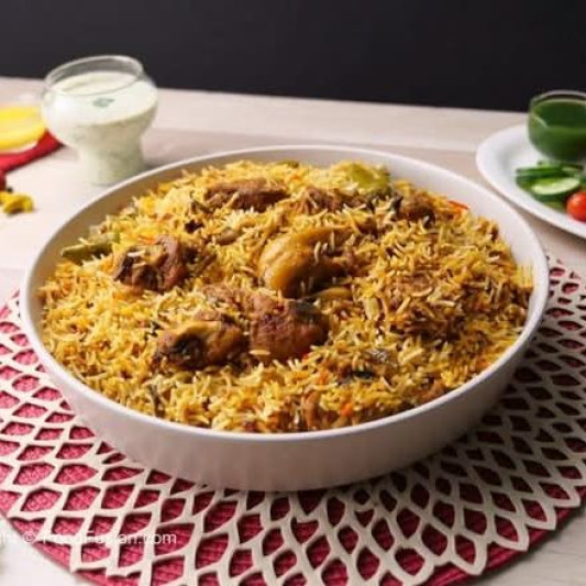 Hyderabadi Vegetable Dum Bucket Biryani (For 4)