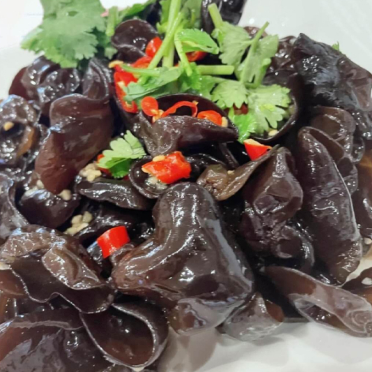 48B. Black Fungus with Garlic & Vinegar 巧手木耳