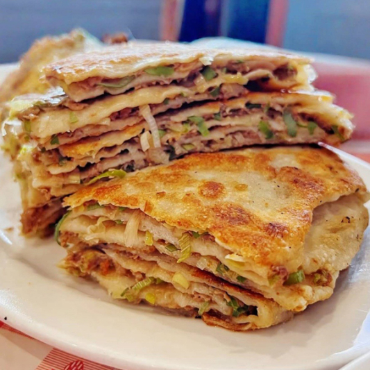 73A. Beijing Style Beef Pancake with Green Onion (6 pcs) 京东肉饼-牛肉大葱