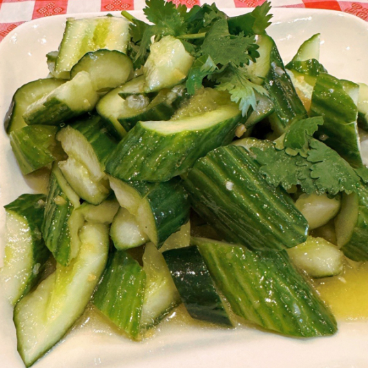 51A. Fresh Cucumber with Garlic 京味拍黄瓜