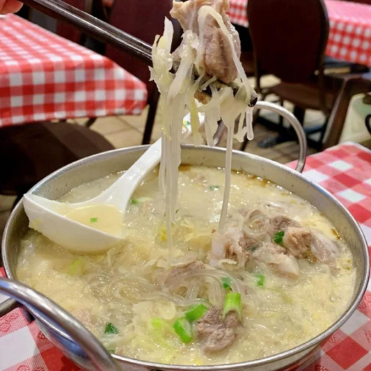 31B. Spareribs with Sauerkraut Hot Pot 排骨炖酸菜粉丝