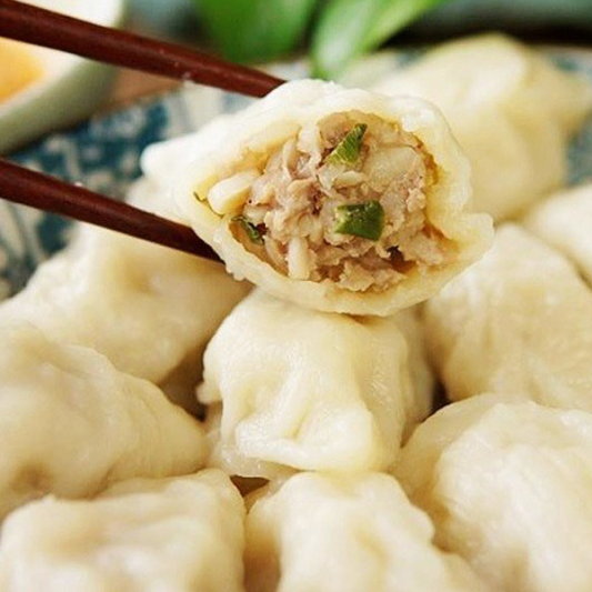 77B. Pork Dumplings with Cabbage (12 pcs) 饺子-猪肉白菜
