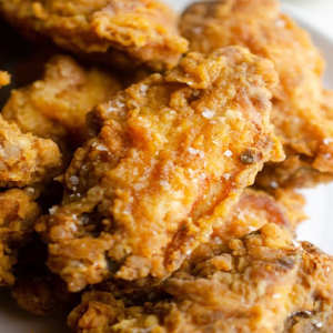 5. Fried Chicken Wings (6 pcs) 炸鸡翅