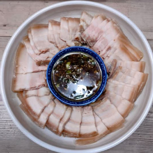 41. Sliced Boiled Pork with Mashed Garlic 蒜泥白肉