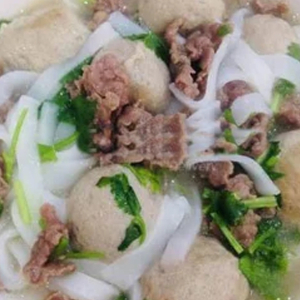 13. Rare Beef and Beef Balls Pho