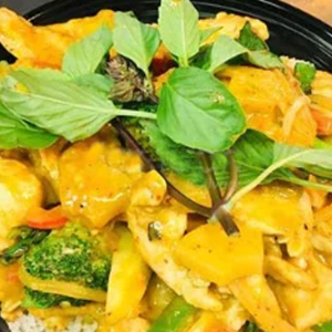 Red Curry Meat with Coconut Milk